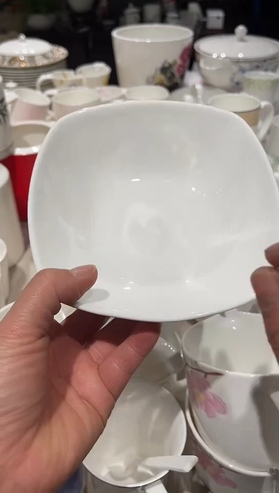 瓷6.5方碗2只白瓷无底标