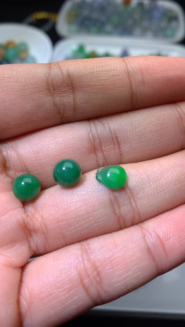 未镶嵌定制翡翠甄**品毛货