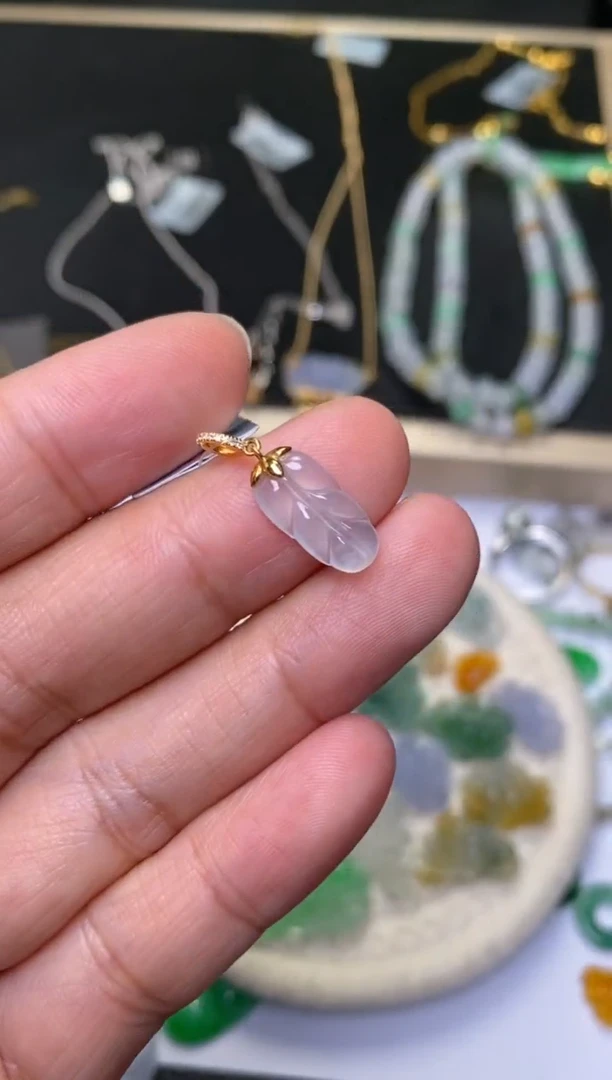 颈饰18K金镶嵌翡翠净货1593