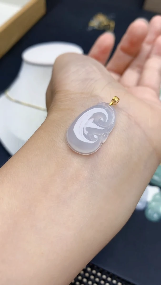 翡翠18K金镶嵌颈饰天然缅甸A货翡翠
