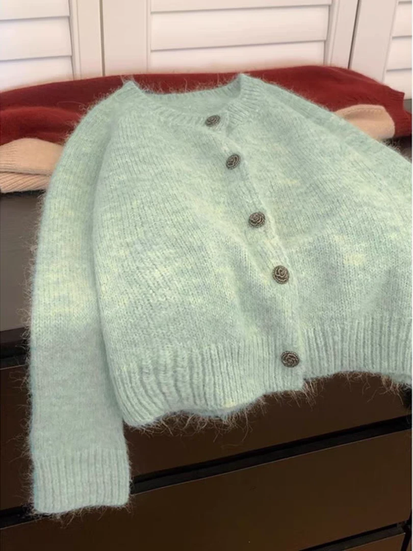 绿色奶呼呼软糯马海毛毛衣外套女秋冬外穿加厚慵懒风短款针织开衫
