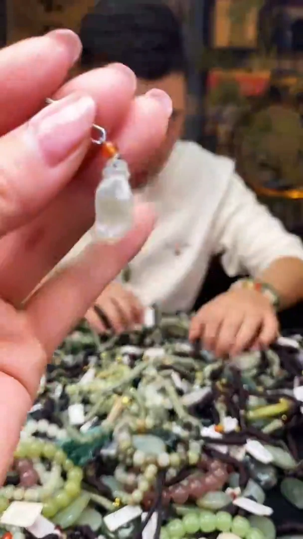 颈饰未镶嵌和田玉多样性发货，拍一发一