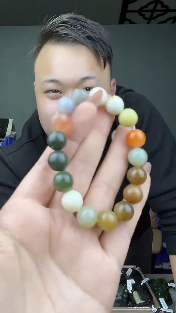 颈饰未镶嵌和田玉拍一发一，多样性发货！