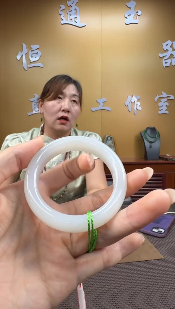 颈饰未镶嵌和田玉d**e手镯54