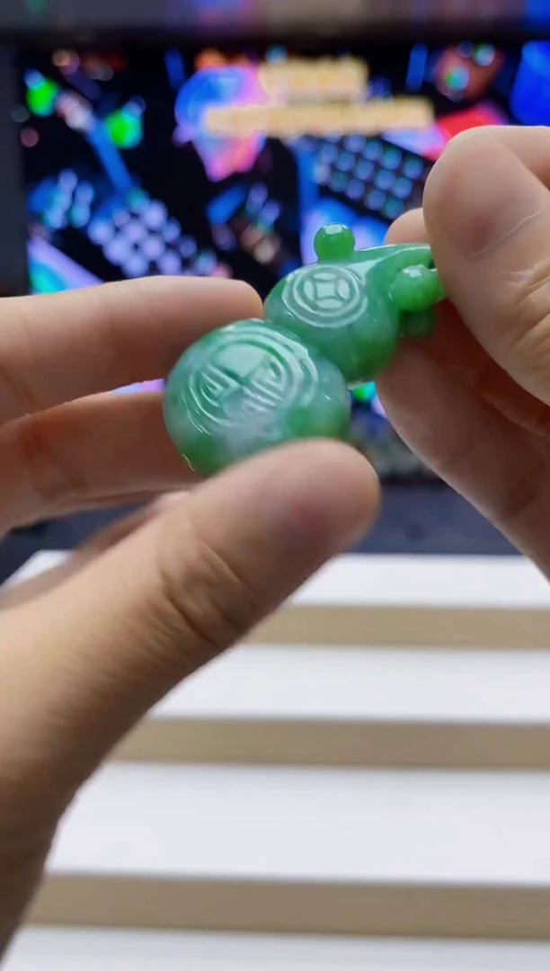 未镶嵌定制翡翠-毛货挂件16