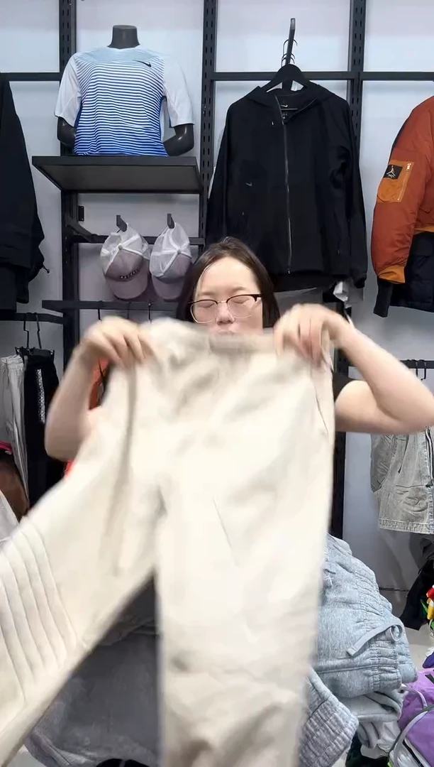 2437   编码  耐克卫衣服饰过款为准 尺码