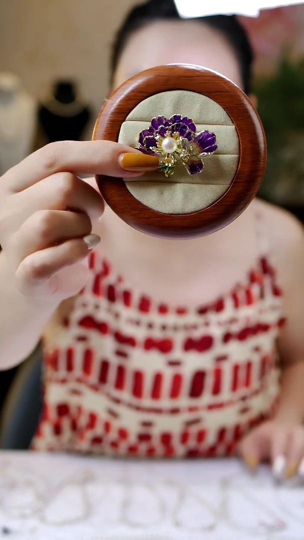 银S925镶嵌海水珍珠胸饰珍珠