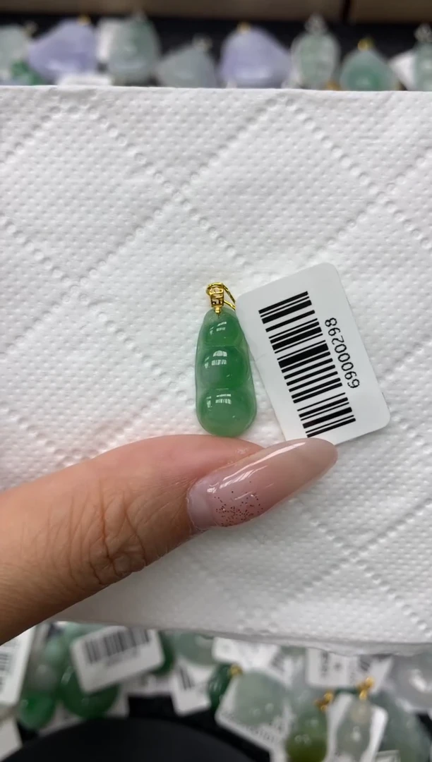 颈饰18K金镶嵌翡翠1111111111