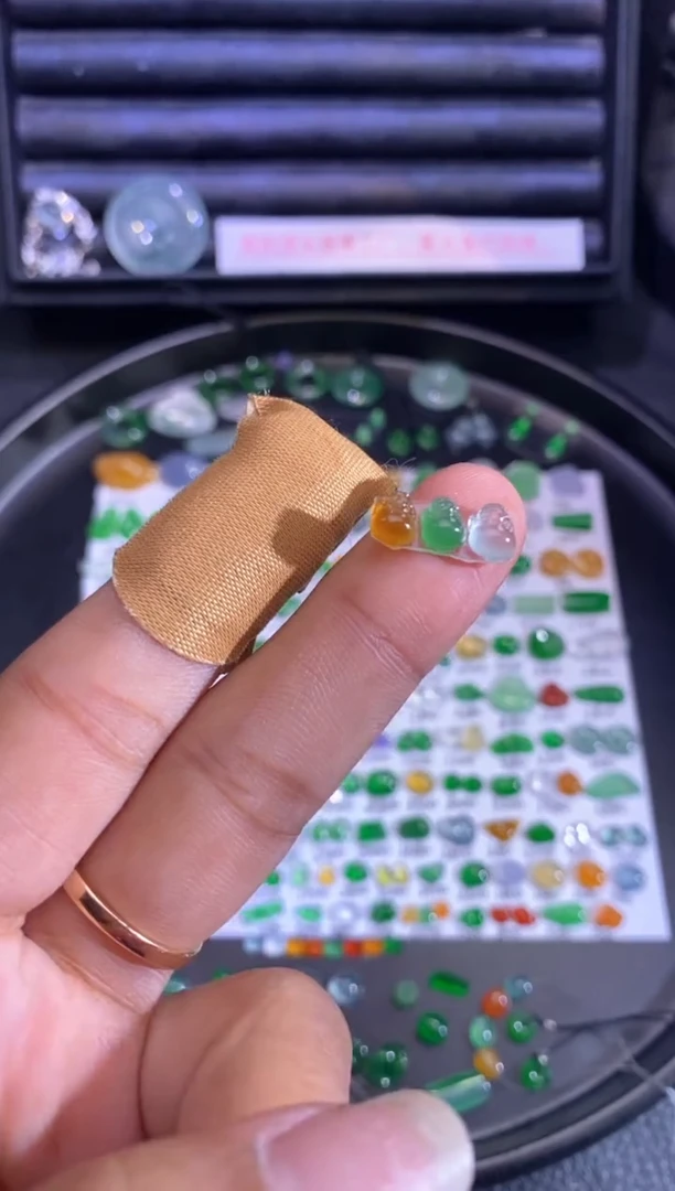未镶嵌挂件翡翠金蟾