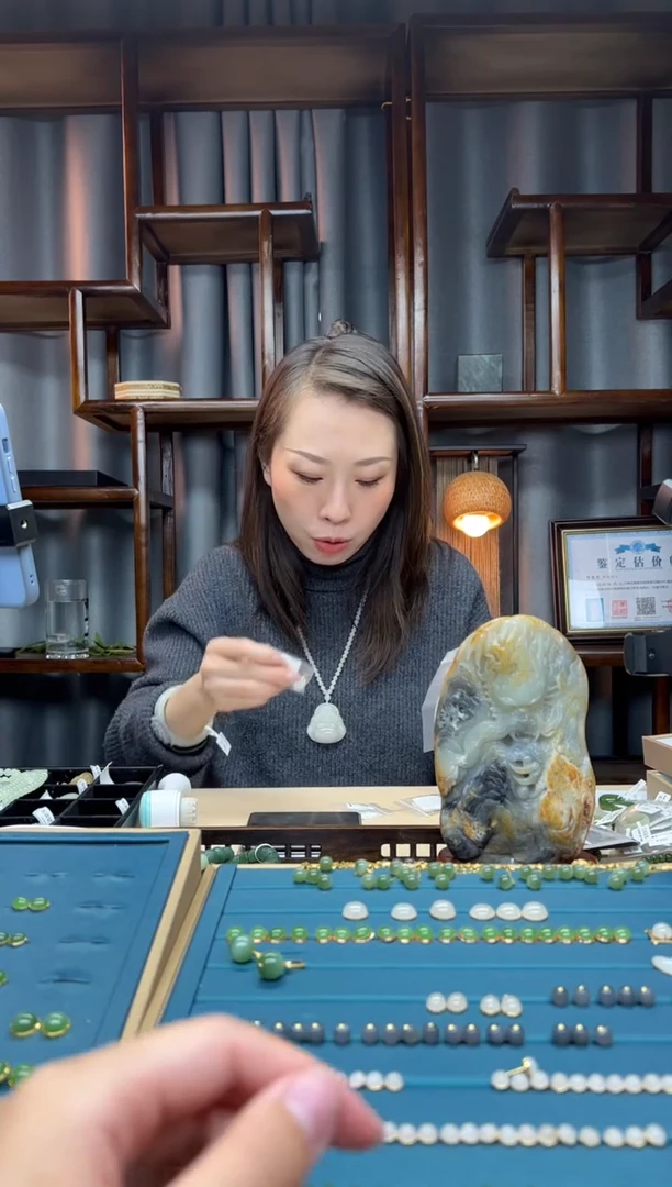 【闪购商品】和田玉颈饰18K金镶嵌吊坠