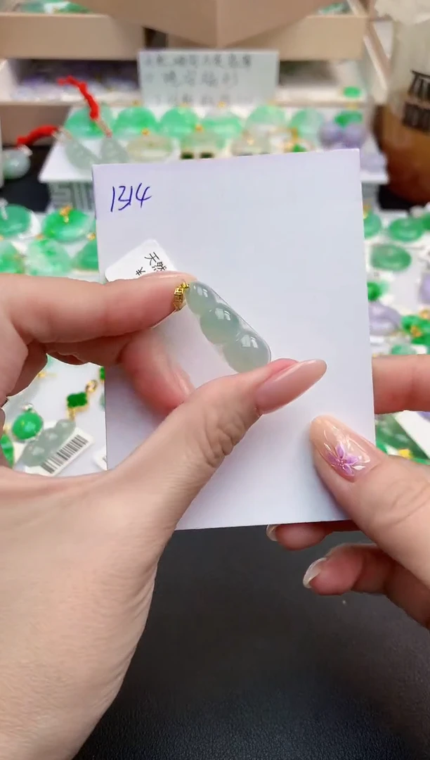 颈饰18K金镶嵌翡翠天然缅甸A货翡翠