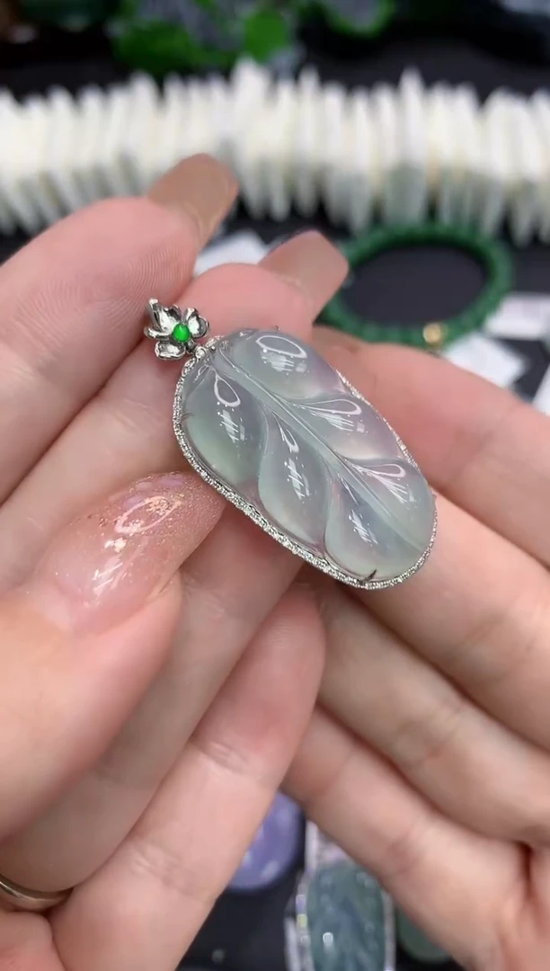 吊坠(不含链)18K金镶嵌翡翠11