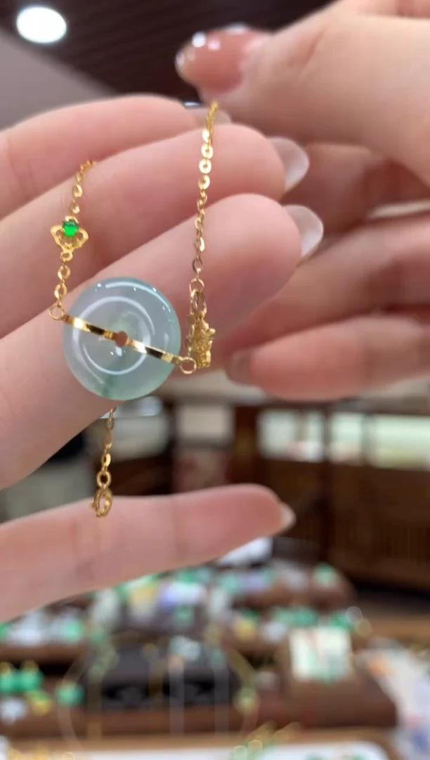 18K金镶嵌手链翡翠手链