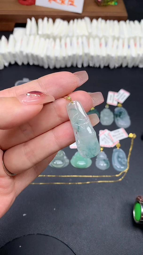 翡翠18K金镶嵌吊坠(不含链)MS180133