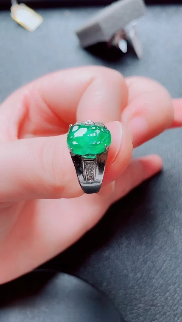 银S925镶嵌戒指翡翠1111