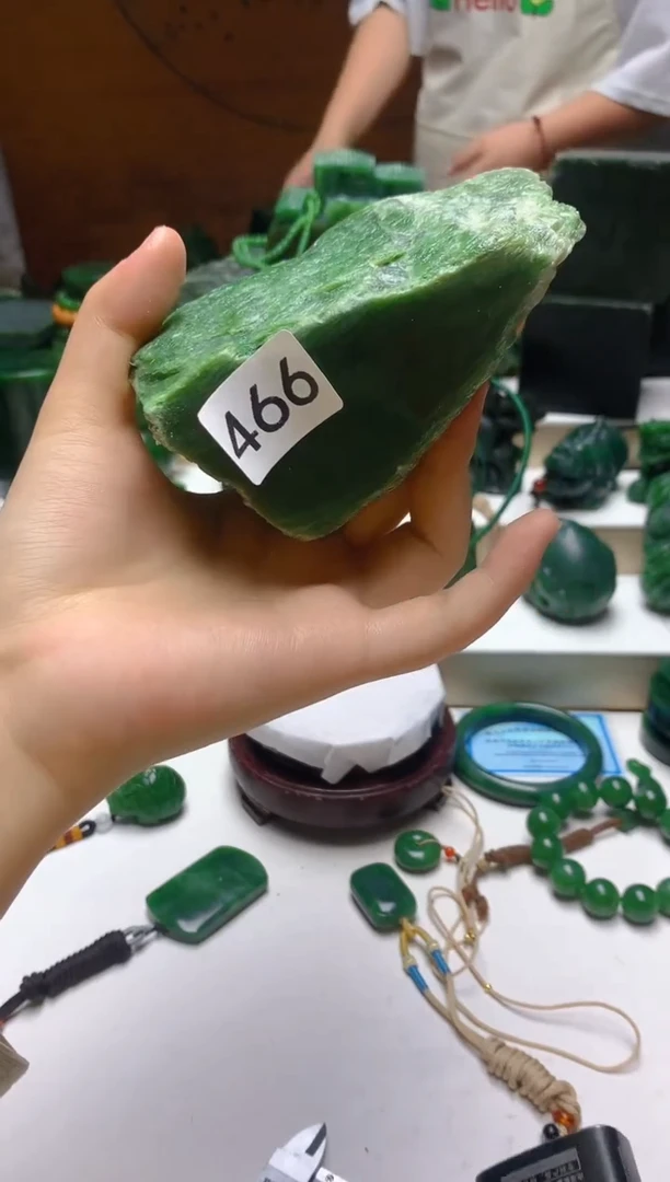 未镶嵌和田玉（碧玉）珠宝半成品0