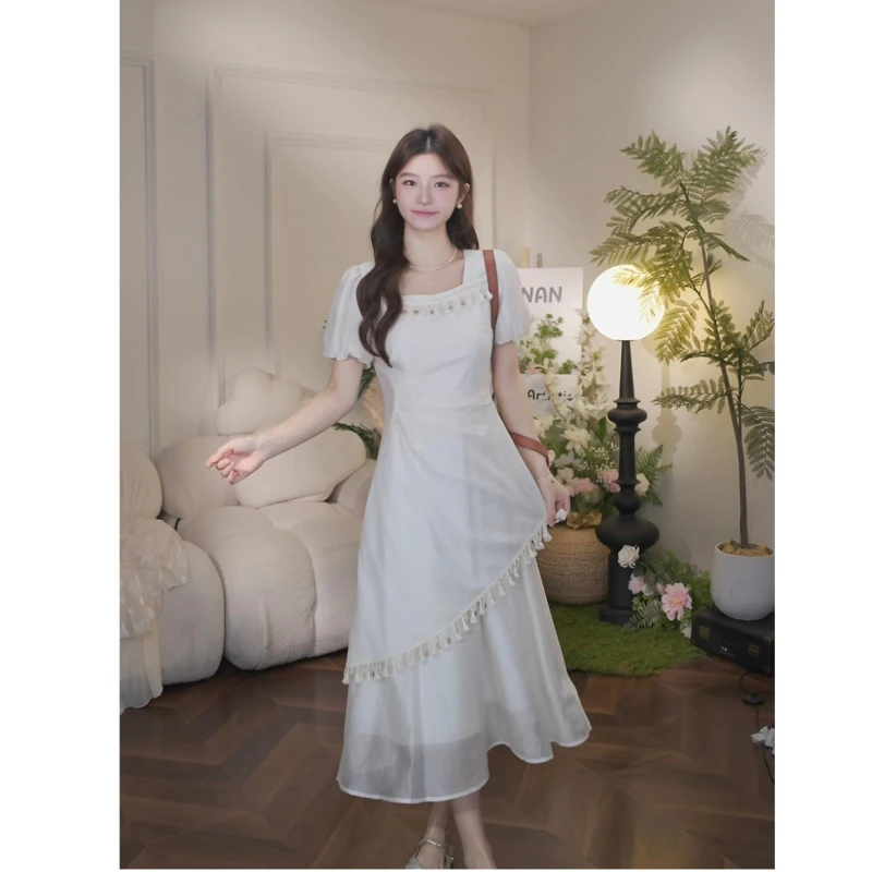 鹿向南 气质显瘦法式小众设计感方领夏季2025新款连衣裙