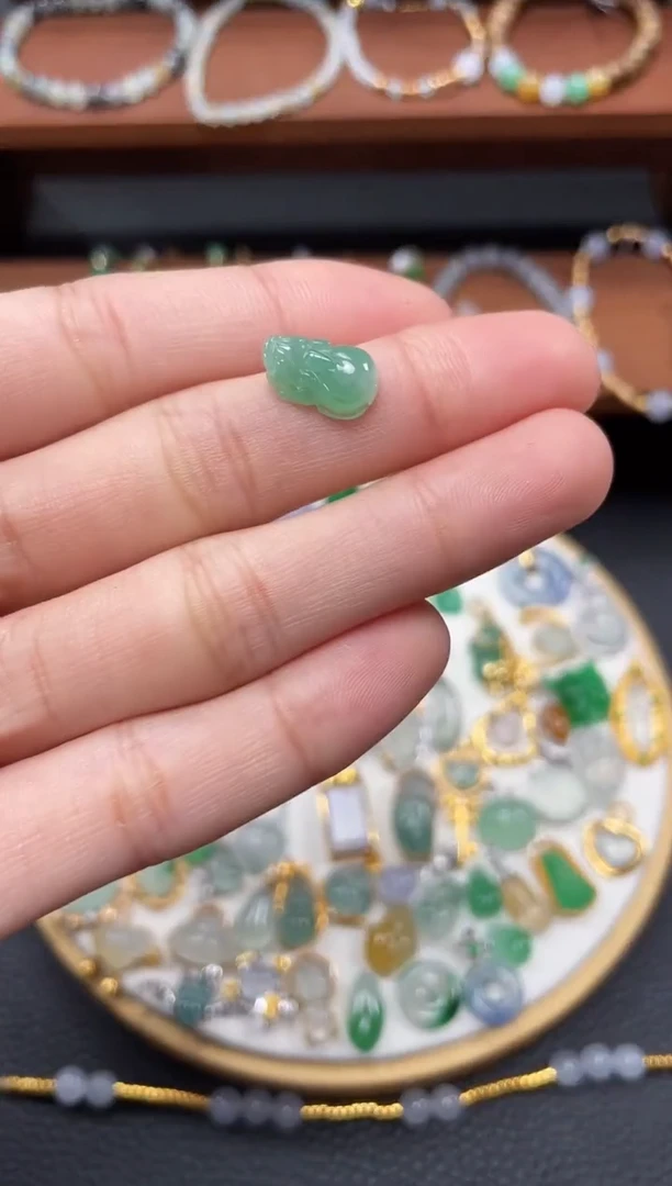 【闪购商品】翡翠吊坠(不含链)18K金镶嵌一个   JK623
