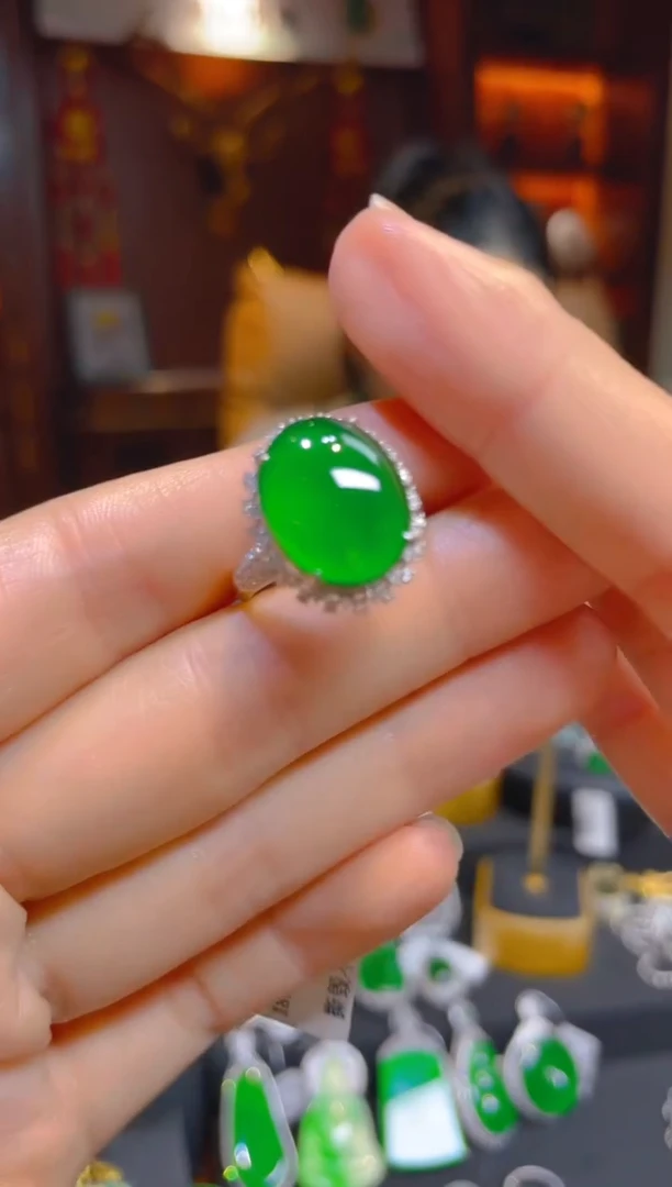 【闪购商品】翡翠戒指18K金镶嵌121822天然A货翡翠蛋面戒指