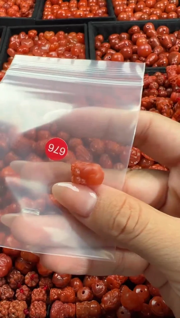 颈饰未镶嵌南红玛瑙1