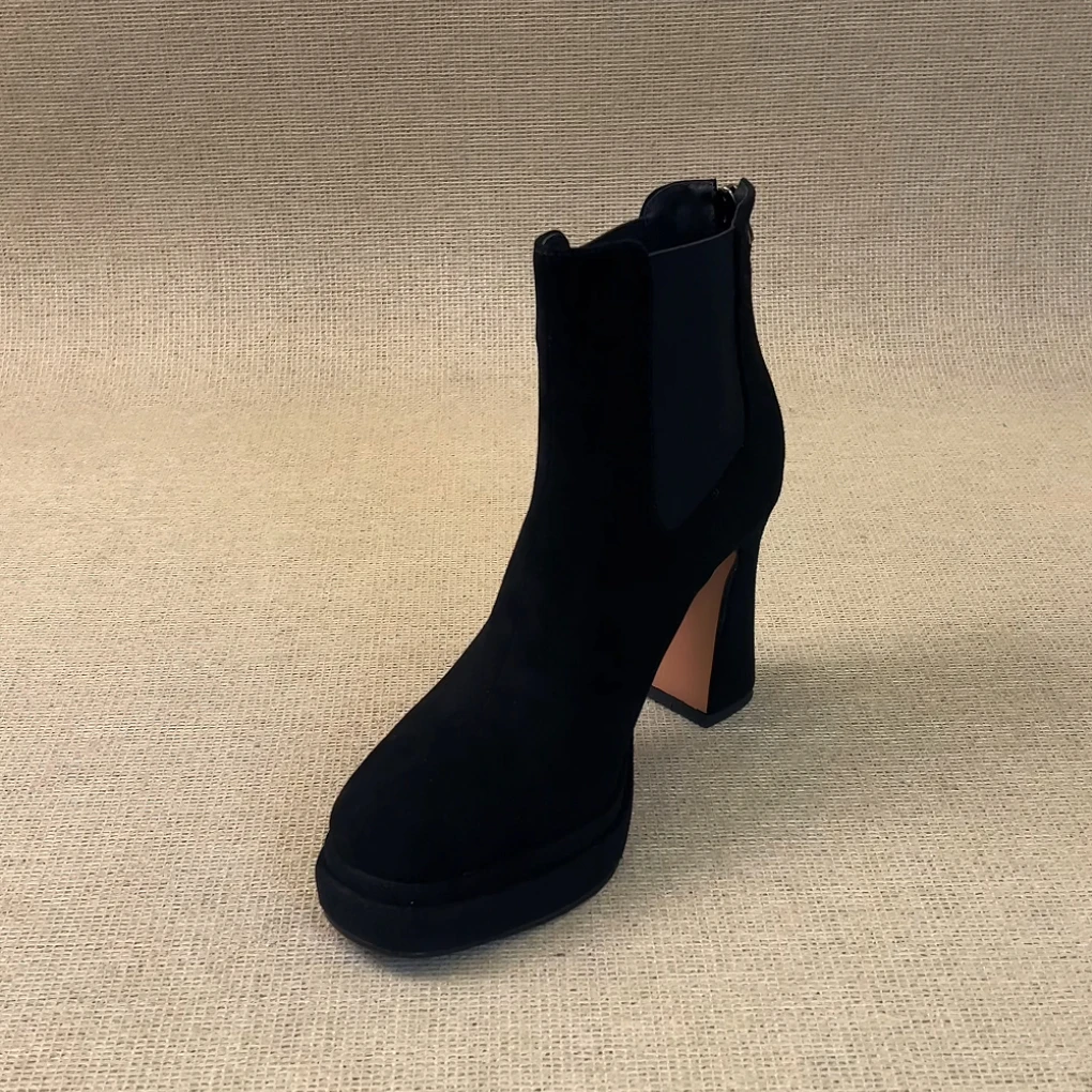 RubyL/9.8cm小个子简约气质百搭拼接防水台圆头超高跟短靴女款