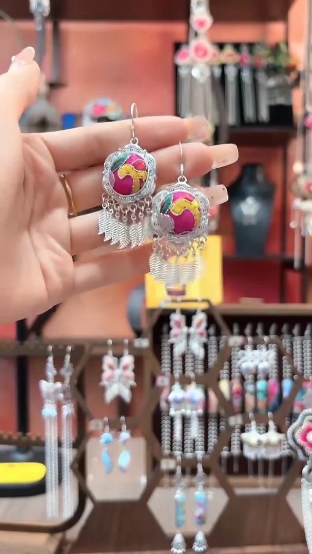 织绣云织谣民族风精美饰品   86