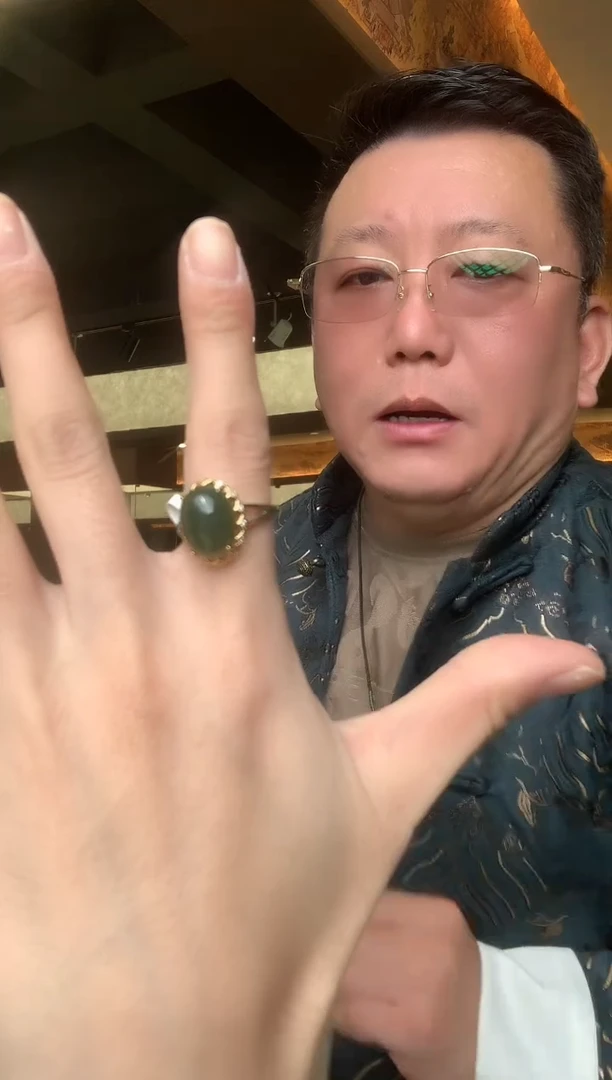 合金戒指和田玉拍一发一