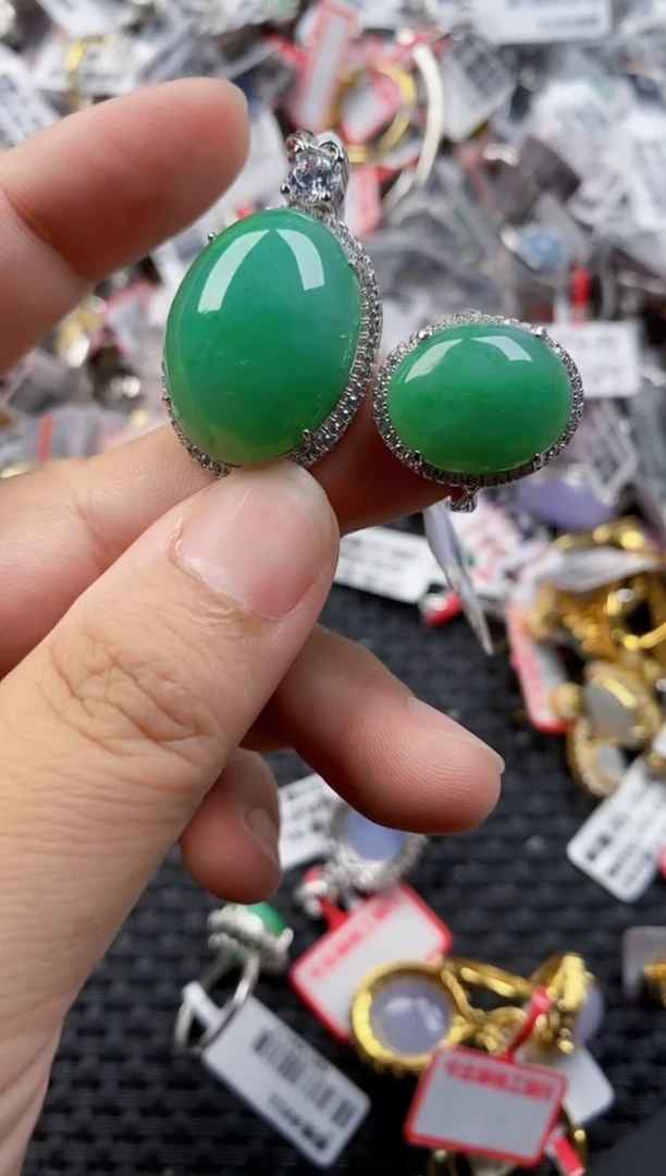 翡翠戒指银S925镶嵌7777     2