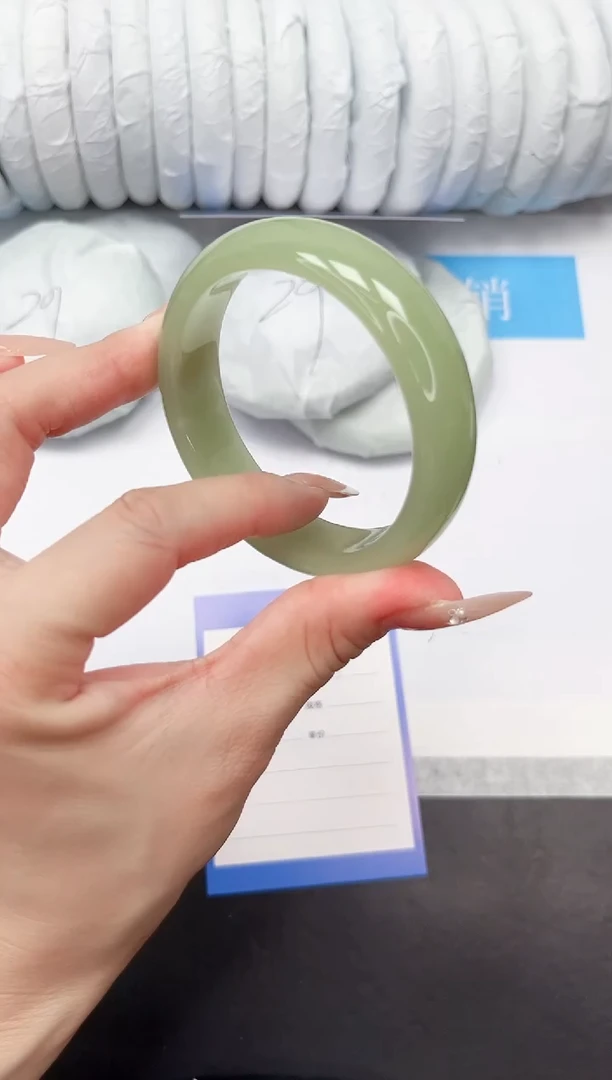 石英质玉手镯未镶嵌7-56.2NYG