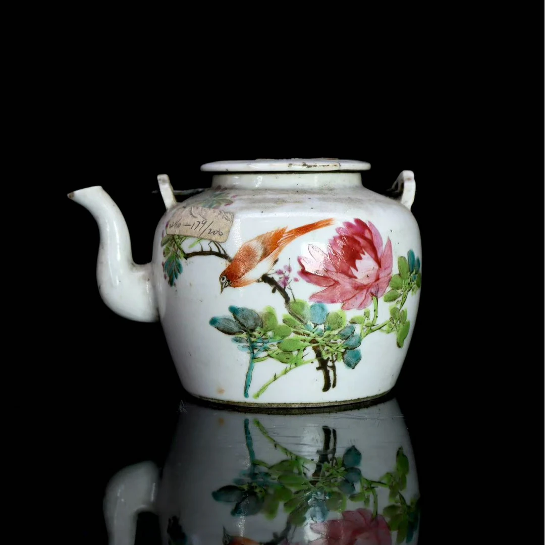 10: 民国粉彩花鸟诗文壶