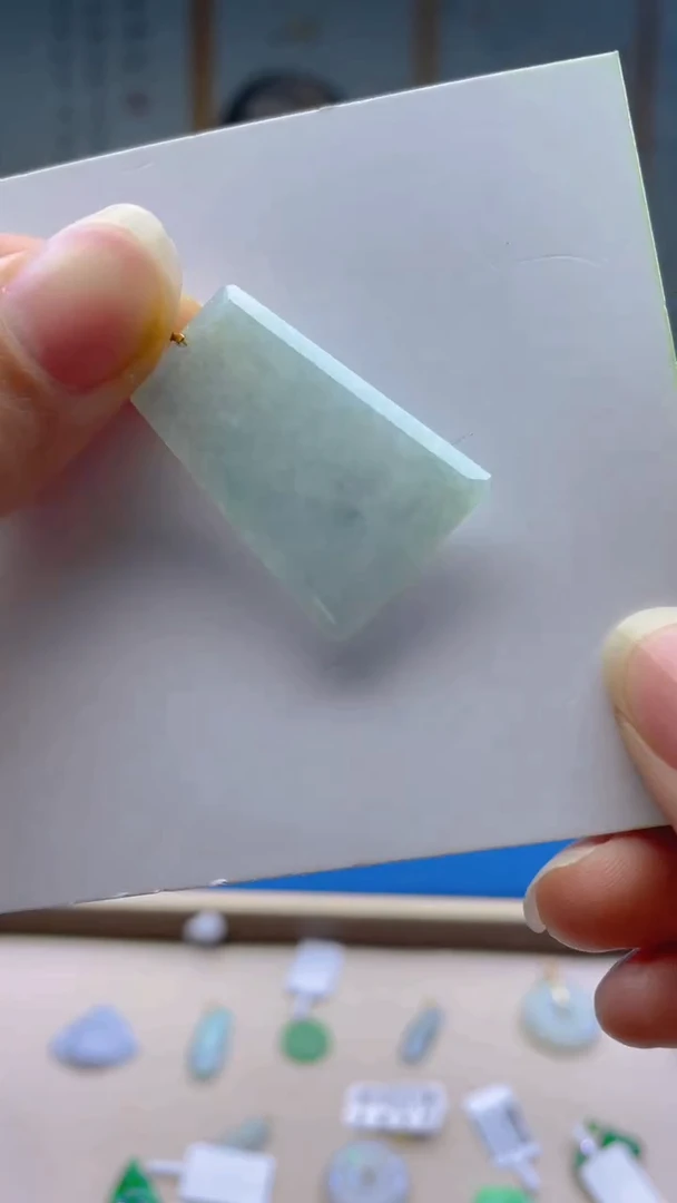 【闪购商品】翡翠颈饰18K金镶嵌缅甸A货翡翠