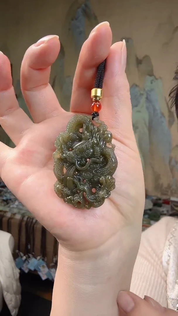 颈饰未镶嵌和田玉.