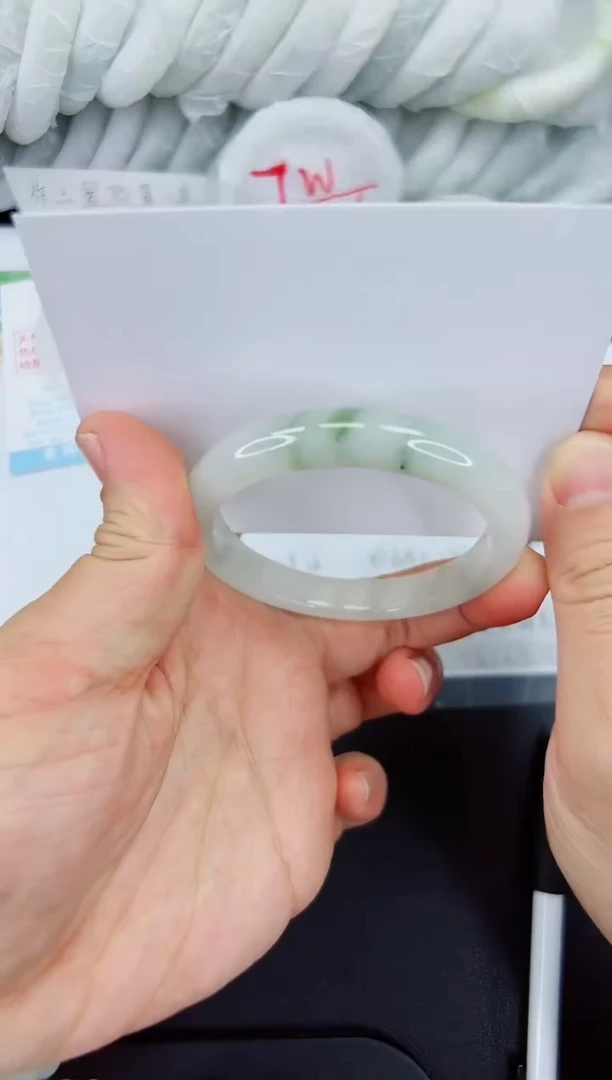 【闪购商品】石英质玉手镯未镶嵌352-53.1