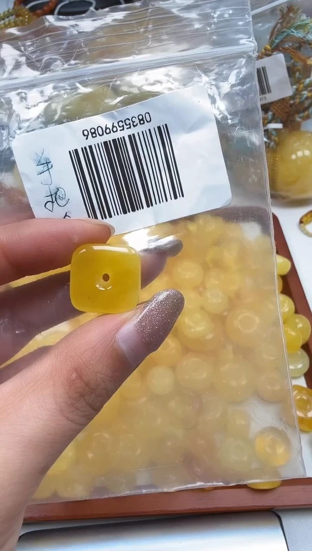 裸石琥珀未镶嵌如图