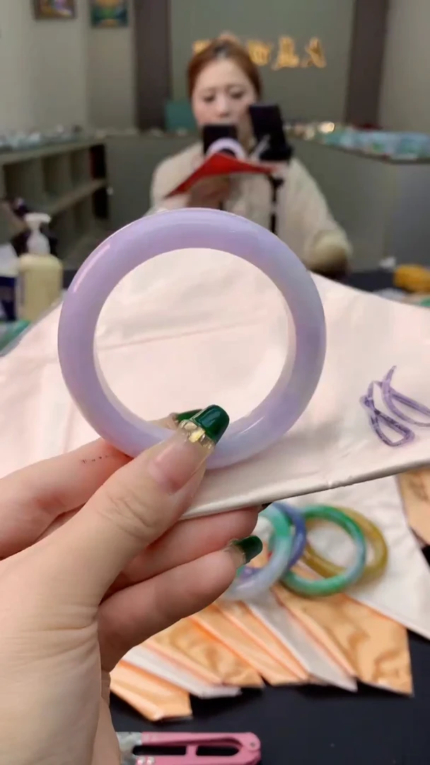 翡翠手镯未镶嵌0902458106