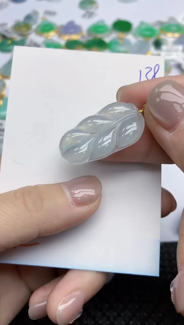 【闪购商品】翡翠挂件18K金镶嵌天然翡翠A货