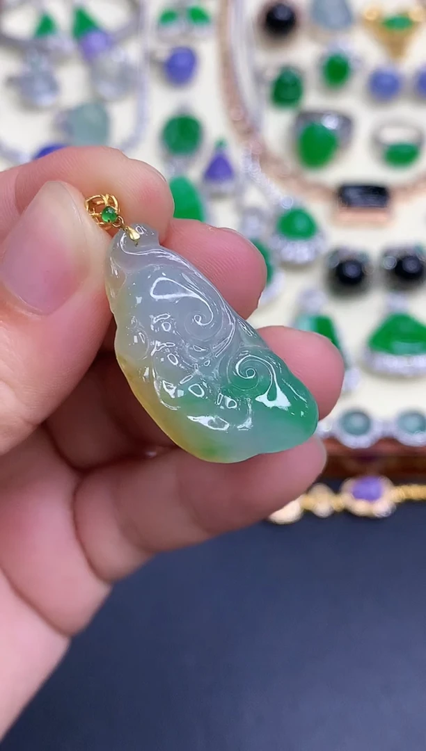 颈饰18K金镶嵌翡翠65-中国好珍宝