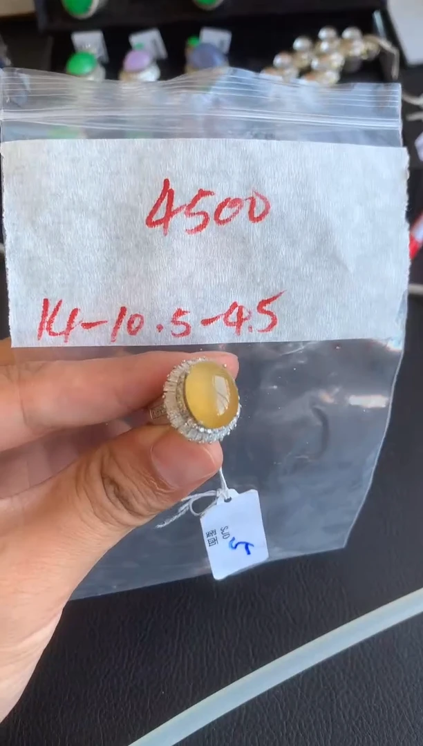 未镶嵌定制翡翠缅甸A货翡翠，拍一发一