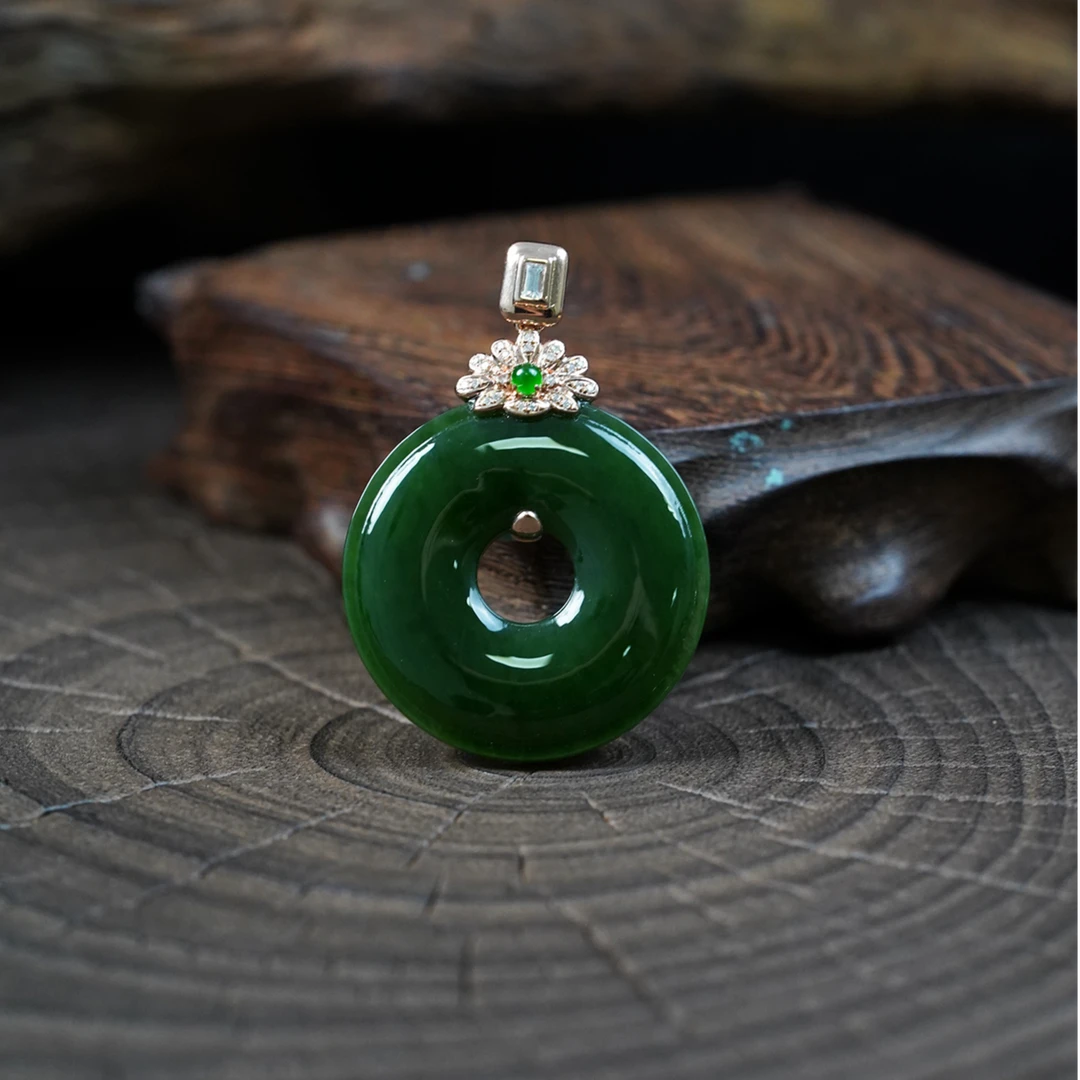 【石缘居珠宝】18K金镶嵌和田玉碧玉佩戴时尚大气平安扣吊坠 C16-12