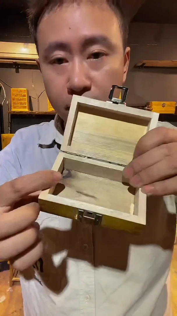 木金丝楠木制品厚烟盒