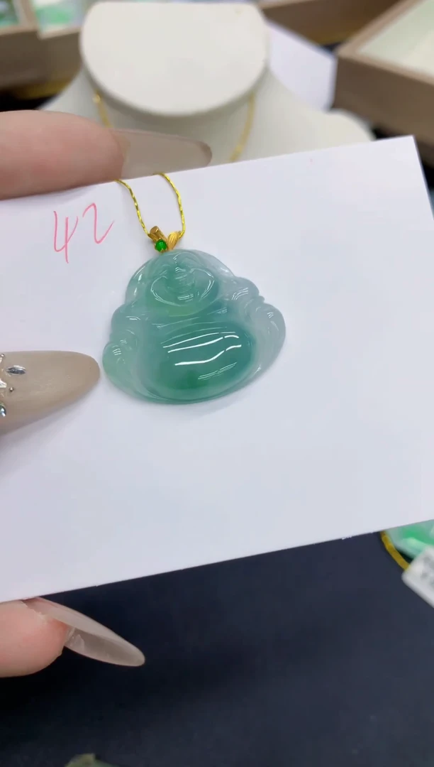 翡翠18K金镶嵌颈饰11111111111111