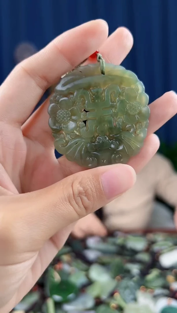 未镶嵌和田玉挂件拍一发一，