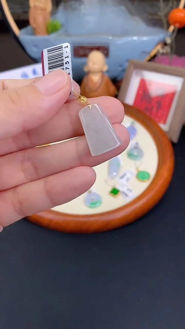 吊坠(不含链)18K金镶嵌翡翠无事牌多样性发其一@@CMT1751-1