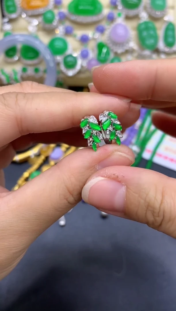 18K金镶嵌翡翠耳饰L****️425-中国好珍宝