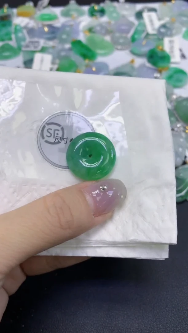 颈饰未镶嵌翡翠天然缅甸翡翠A货百元以上9元证书费自理