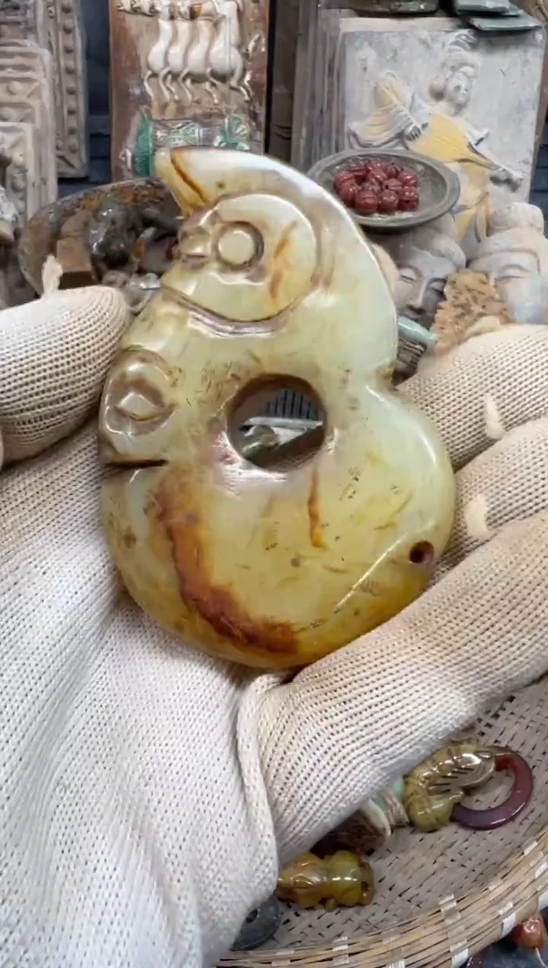 未镶嵌和田玉（糖玉）挂件1111