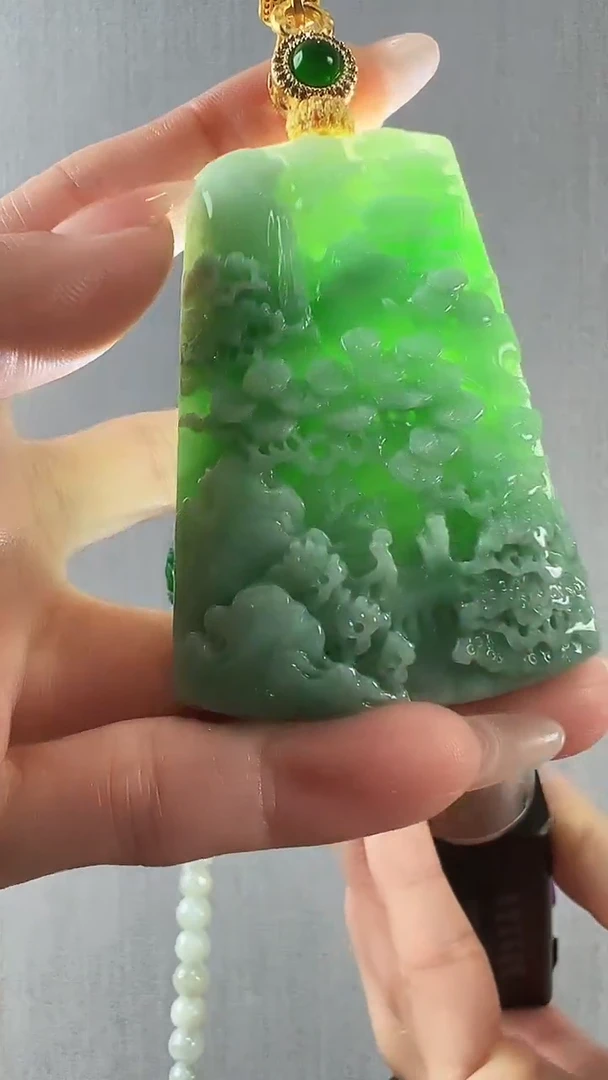 颈饰未镶嵌翡翠山水