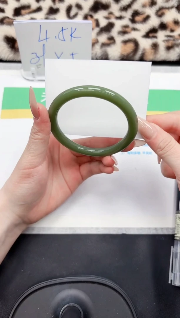 【闪购商品】石英质玉手镯未镶嵌126-63