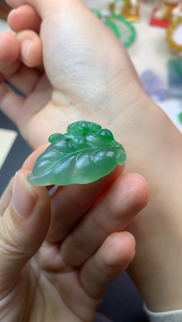 未镶嵌定制翡翠顇**儿毛货