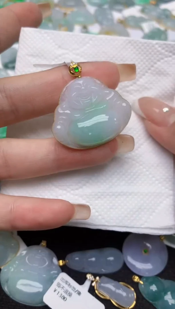 翡翠18K金镶嵌颈饰天然缅甸A货翡翠